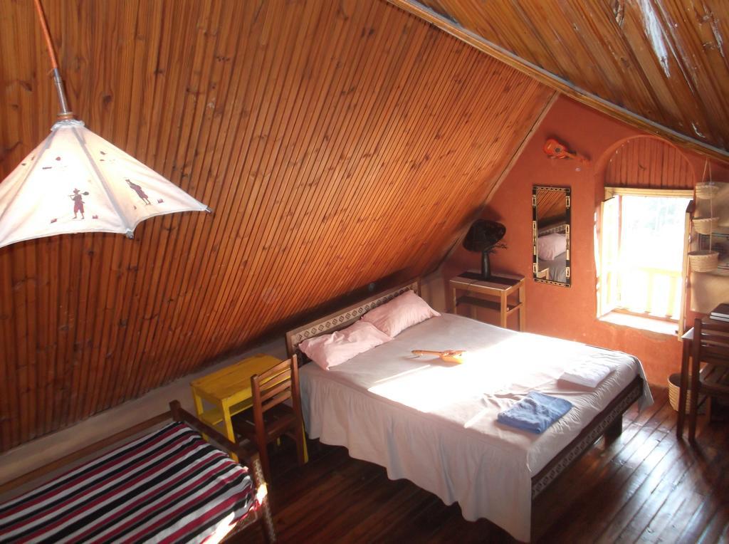 Le Karthala Chambres D'Hotes Ανταναναρίβο Δωμάτιο φωτογραφία
