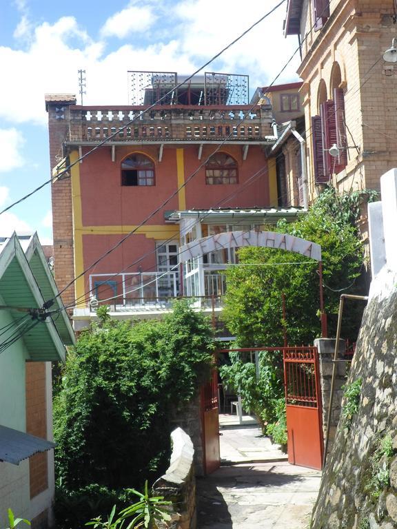 Le Karthala Chambres D'Hotes Ανταναναρίβο Εξωτερικό φωτογραφία